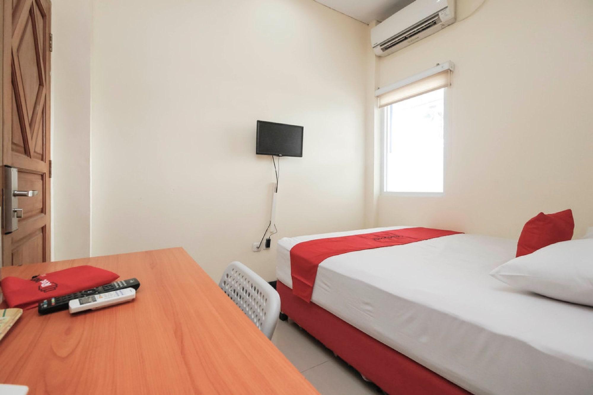 Reddoorz Plus @ Jalan Pemuda Jakarta Kültér fotó