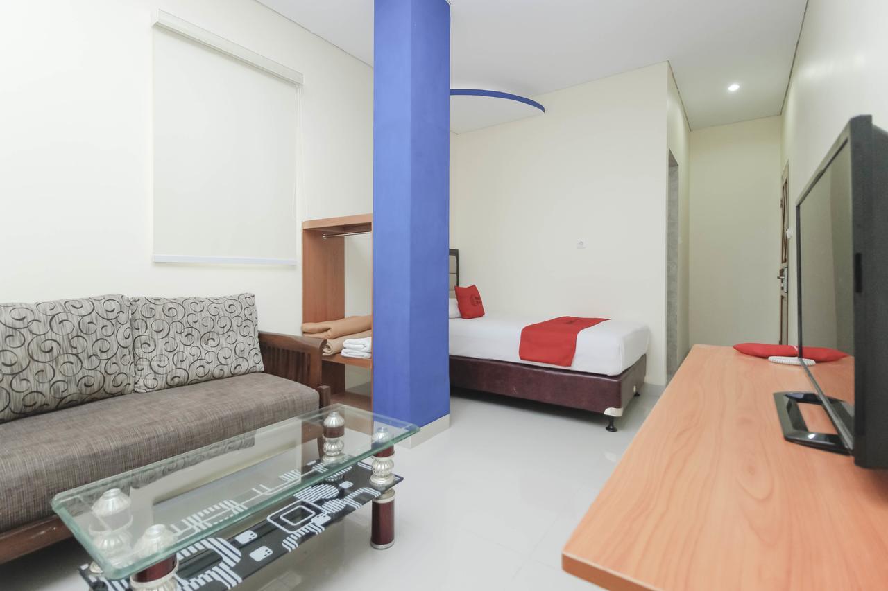 Reddoorz Plus @ Jalan Pemuda Jakarta Kültér fotó